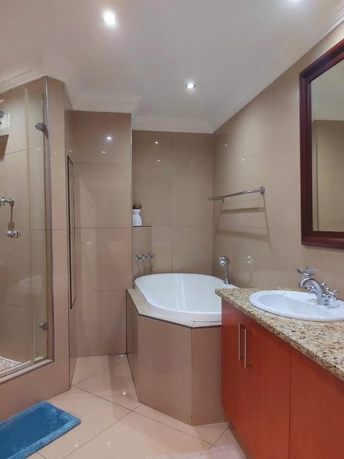 Ocean Sunrise At The Sails - Durban Point Waterfront Appartement Buitenkant foto