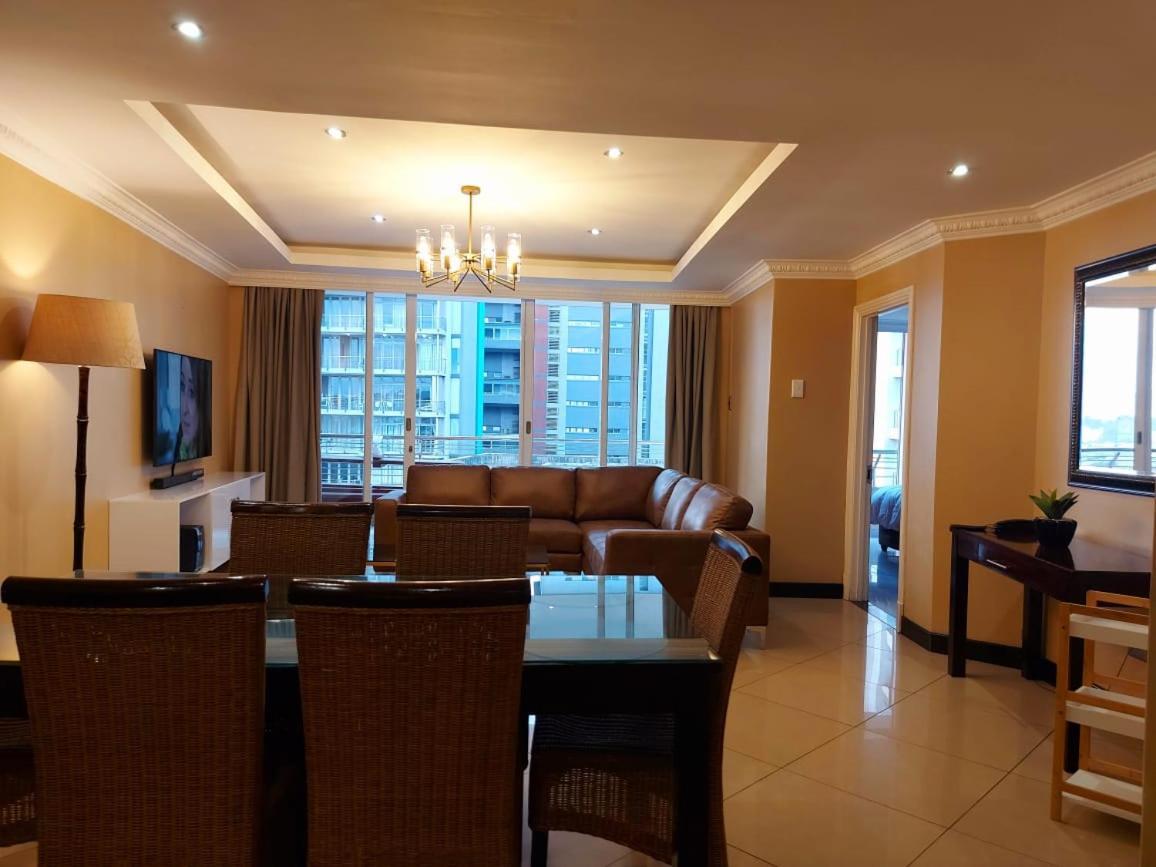 Ocean Sunrise At The Sails - Durban Point Waterfront Appartement Buitenkant foto
