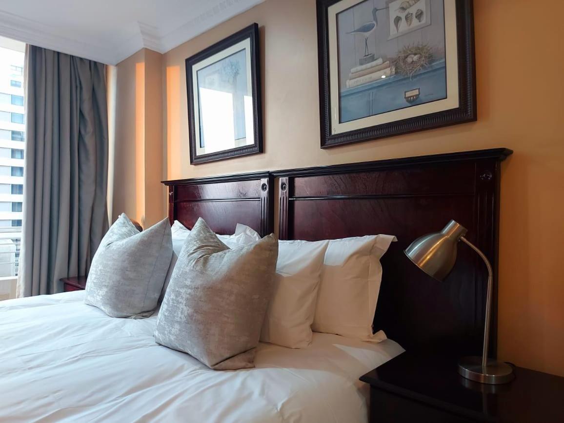 Ocean Sunrise At The Sails - Durban Point Waterfront Appartement Buitenkant foto